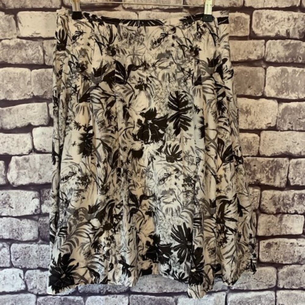 Talbots Fully Lined Black & White Skirt Size 4P